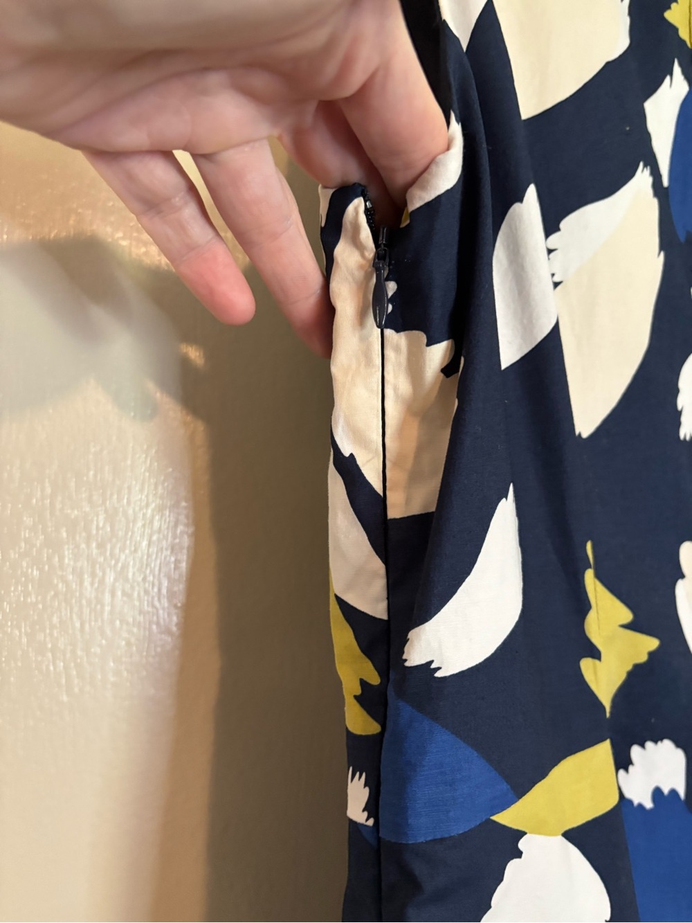 Boden Sleeveless Navy Floral A-Line Dress with White, Blue & Olive Print size 8 - Picture 6 of 8